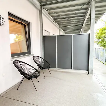 Stylisches Business Naehe Bildungscampus * هايلبرون